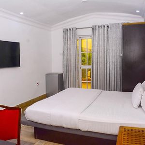 Large Single Room